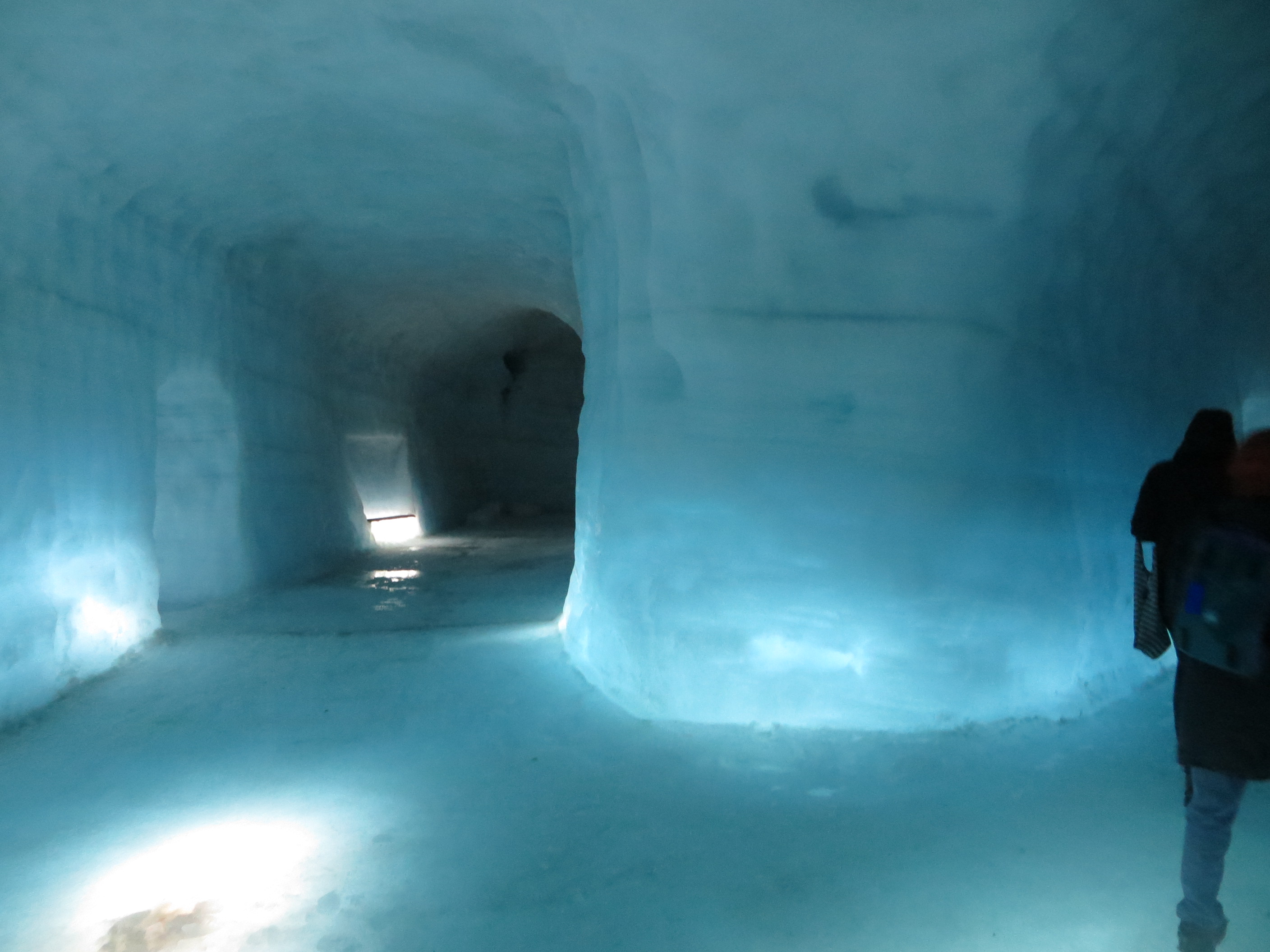 Inside the Langjökull glacier tunnel - just a chilly 0 degrees!